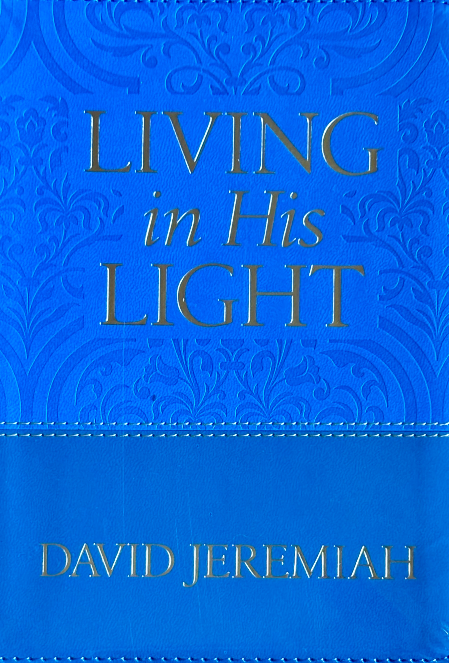 The 2025 David Jeremiah Daily Devotional, Living in His Light image 1